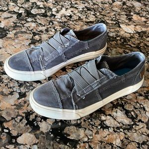 Women’s Blowfish Malibu canvas slip-on sneaker size 8 1/2.
